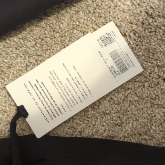Lululemon repelshell rain jacket - Picture 4 of 6